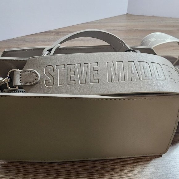 Steve Madden Bevie Cross Body Bag/Clutch w/ Air Pod Case Pouch Pumice - Picture 12 of 12